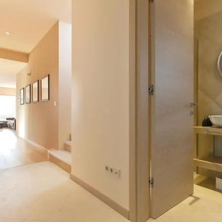 Lovely In Vabriga With Kitchen *